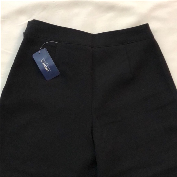 Forever 21 Gauchos wide Leg with Pockets - Picture 3 of 4